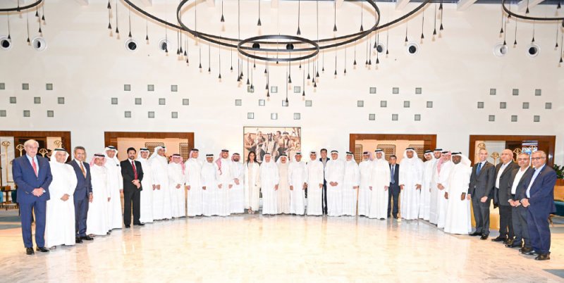 وزير “المواصلات”: “أوال للطيران الخاص” يحافظ على الطابع العريق لأول مطار بحريني