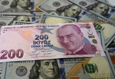 الليرة التركية تتجه نحو أدنى مستوياتها التاريخية