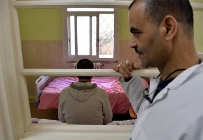 أمراض نادرة تنتشر بالجزائر.. وتلميحات لزواج الأقارب!