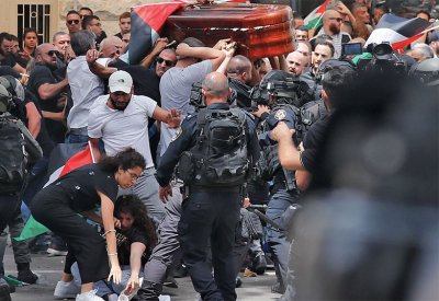 قرار إسرائيلي بعد أحداث "نعش شيرين أبو عاقلة"