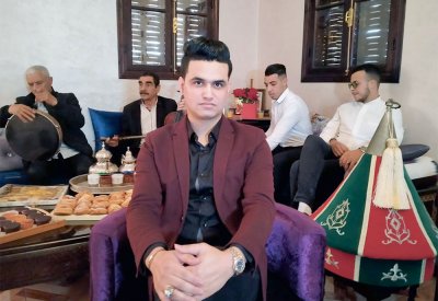 حمزة البيضاوي يستعد لطرح ألبوم غنائي في فن العيطة