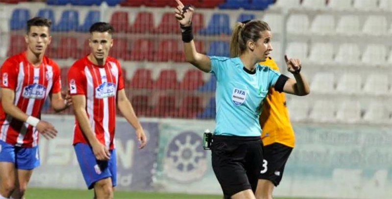 في سابقة بالعالم العربي.. امرأة تقود نهائي كأس المغرب