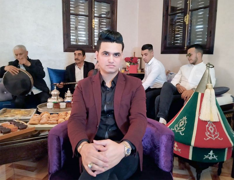 حمزة البيضاوي يستعد لطرح ألبوم غنائي في فن العيطة