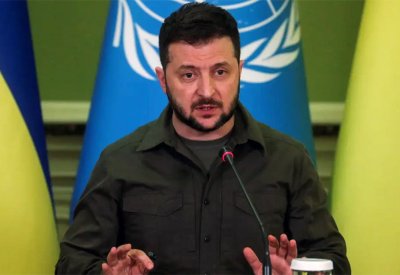 زيلينسكي يتهم روسيا بتعريض العالم إلى أزمة غذاء