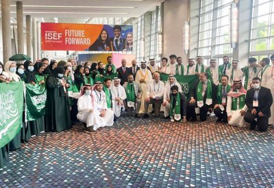 بالفيديو: سعوديون ينافسون العالم ويتصدرون المراكز الأولى على مستوى طلبة العالم