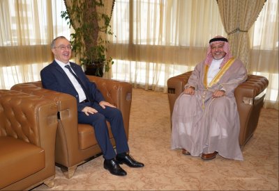 وزير العدل يستقبل السفير الجزائري