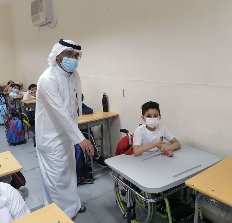 ذوو العزيمة يبهرون الجميع.. الكراسي المتحركة لم تمنعهم من التألق الدراسي