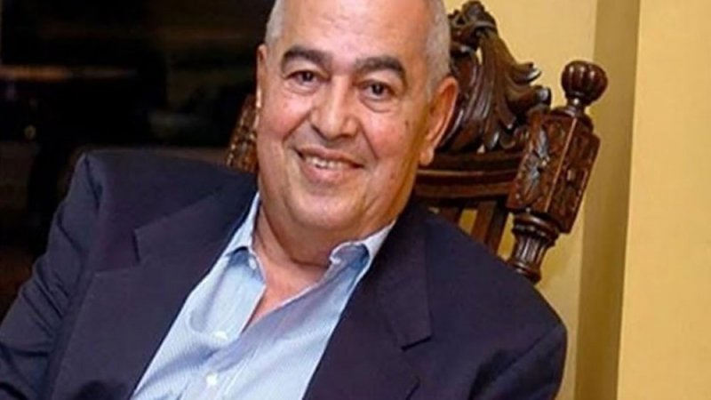 عدو التدخين وصاحب "مجرد رأي".. وفاة الكاتب المصري صلاح منتصر