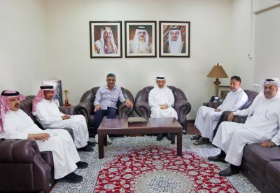 العكر.. نائب محافظ العاصمة يستقبل الأهالي ويبحث احتياجاتهم