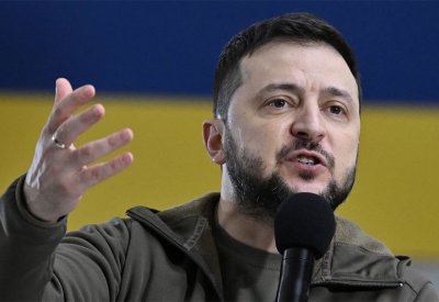 زيلينسكي: الجيش الروسي يحاول تعويض خسائره بتكثيف الضربات