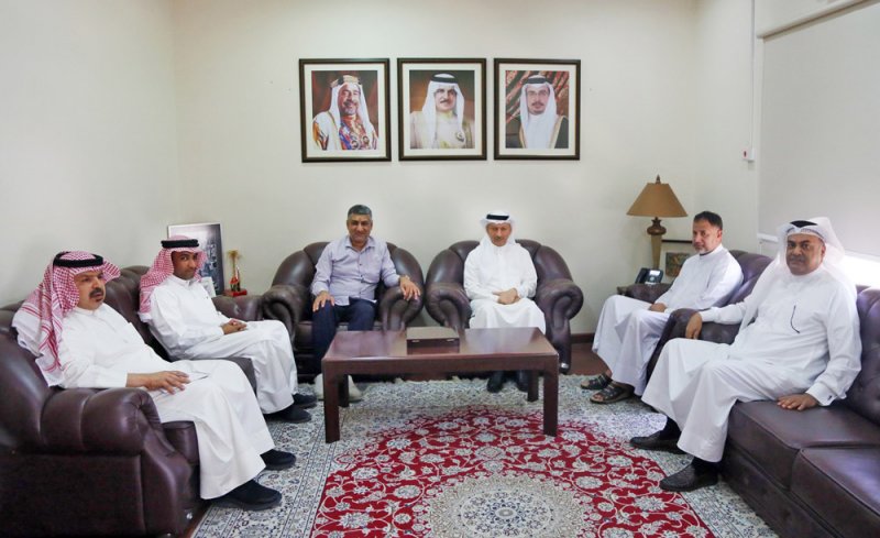 العكر.. نائب محافظ العاصمة يستقبل الأهالي ويبحث احتياجاتهم