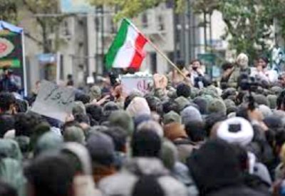 “اخجل وارحل يا رئيسي”.. احتجاجات الغضب تتجدد وسط إيران