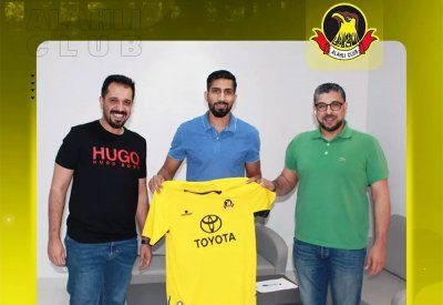 يد الأهلي تجدد عقديّ صادق وفائق