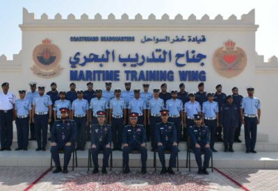 خفر السواحل تفتتح الدورة التأسيسية للأفراد ودورة السباحة