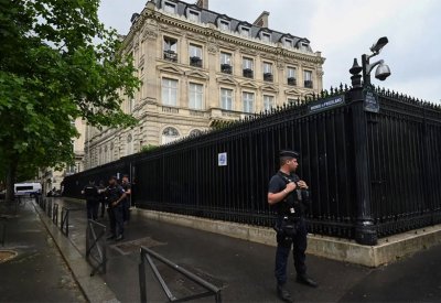 مقتل حارس أمن في سفارة قطر بباريس.. وغموض يلف الدافع