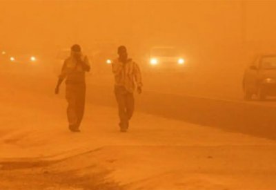 بالفيديو: النهار أصبح ليلا.. للمرة الثانية الغبار يؤجل نهائي كأس الأمير في الكويت