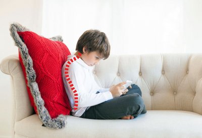 هل زيادة عدد الأطفال ذوي الظهر المقوس سببها الألعاب الإلكترونية؟