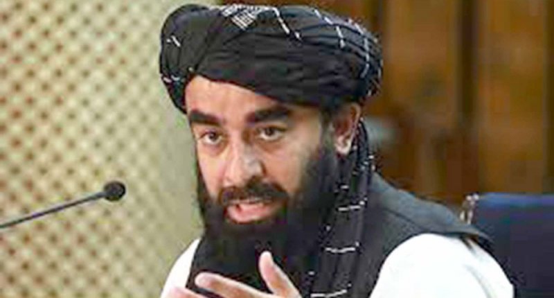 طالبان: تغطية الفم والأنف للمذيعات وليس “البرقع”