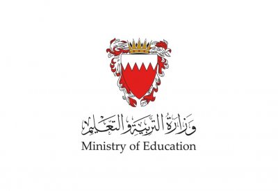 طلبة مدارس إعدادي وثانوي بصفحات خالية في الامتحانات