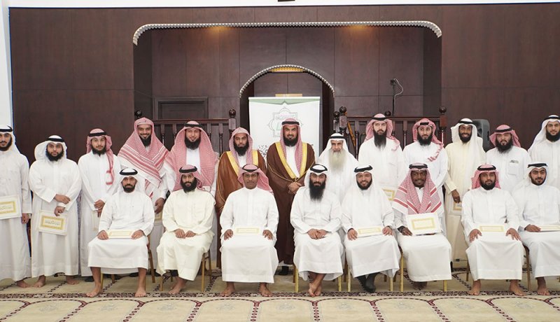 الأوقاف السنية تقيم حفل تكريم للأئمة المشاركين في برنامج التراويح