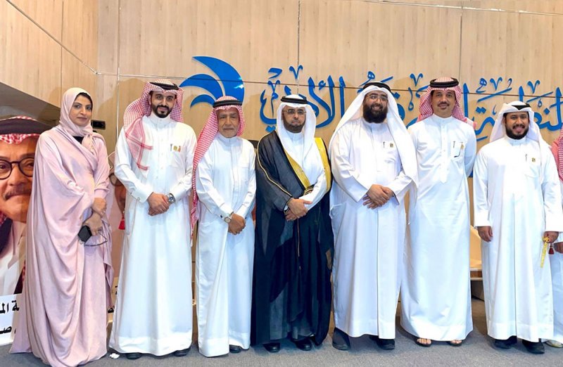 رئيس أسرة الأدباء والكتاب يشيد بالشعراء البحرينيين المشاركين في مهرجان دارين الشعري الرابع بالسعودية