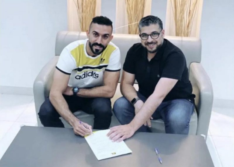 يد الأهلي تضم طالب ميرزا