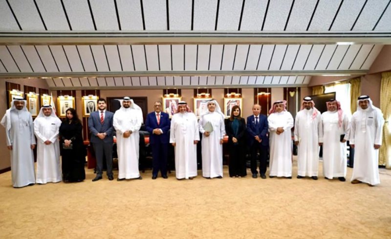 وزير العدل يستقبل رئيس جمعية المحامين البحرينية