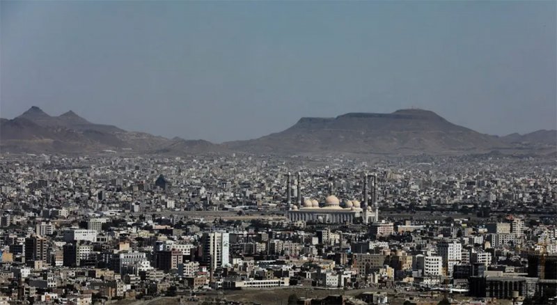 صنعاء.. الحوثيون يستولون ويصادرون أراضي المواطنين