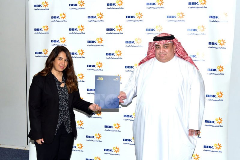 بنك البحرين والكويت يقدم دعما لجمعية الصحفيين البحرينية
