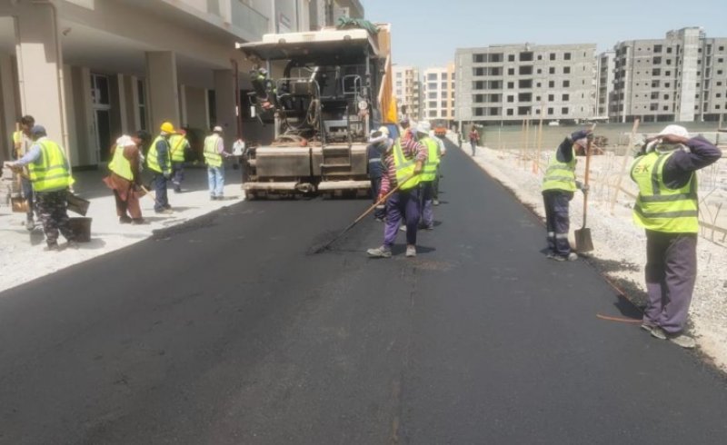 تعرف على نسبة الإنجاز في مشروع تطوير عدد من الطرق في هذه المنطقة