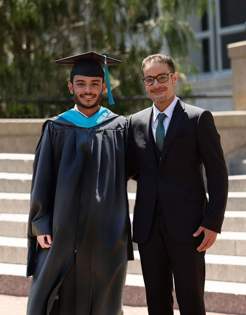 الشيخ فهد بن سلمان يحتفل بتخرج نجله من جامعة "نورث إيسترن"
