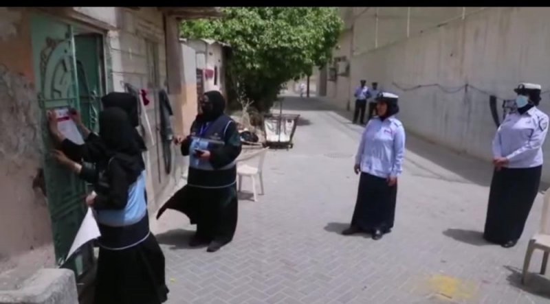 بالصور: نساء تداهمن سكن العمال في هذه المنطقة