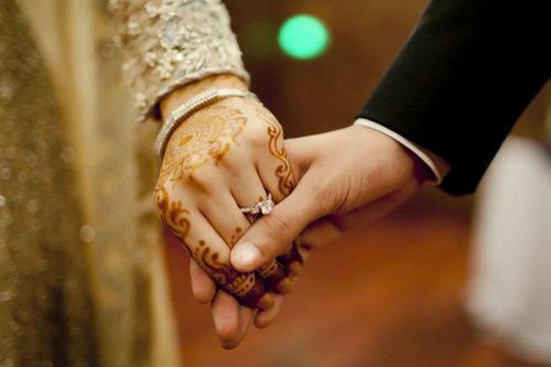 الزواج المبكر عند الشباب.. مع أو ضد؟
