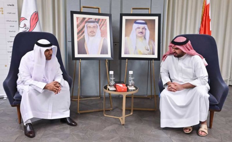 عيسى بن علي يستقبل رئيس الاتحاد الآسيوي للكاراتيه