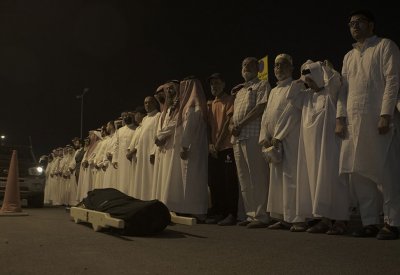 بالصور: تشييع الوجيه عبدالحميد الكوهجي بعدسة صحيفة البلاد