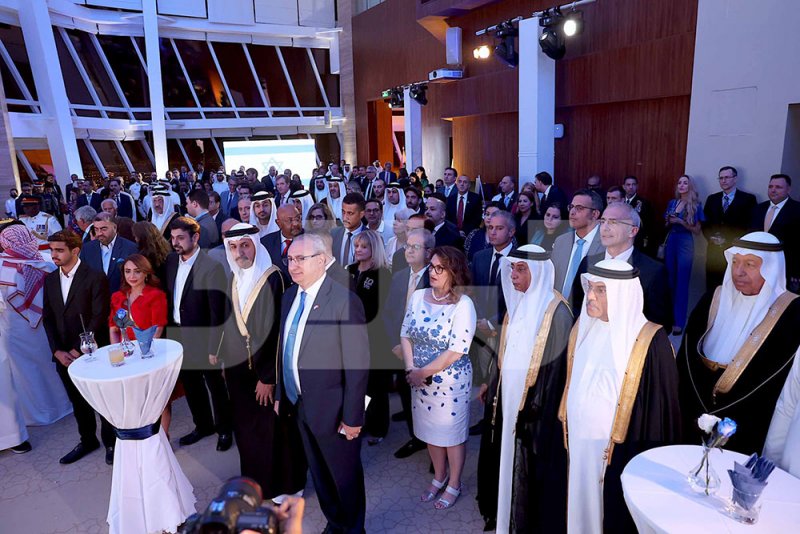 بالصور: حضور متنوع بحفل السفارة الإسرائيلية في المنامة