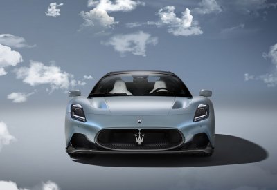 مازيراتى تقدم سيارة MC20 Cielo 