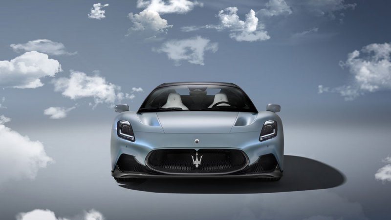 مازيراتى تقدم سيارة MC20 Cielo 