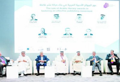علي عبدالله خليفة: أكثر من ألف جائزة في فرنسا وبعضها للتطوير
