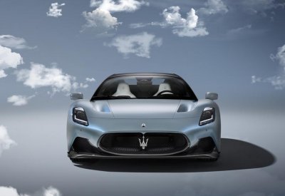 مازيراتى تقدم سيارة MC20 Cielo 