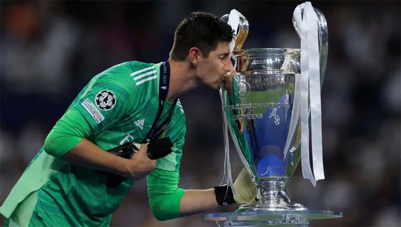 كورتوا يفوز بجائزة أفضل لاعب في نهائي الأبطال