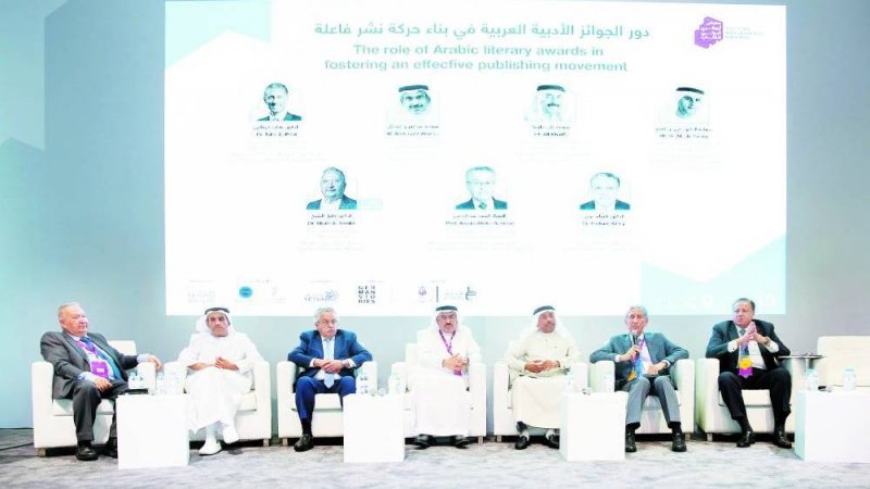 علي عبدالله خليفة: أكثر من ألف جائزة في فرنسا وبعضها للتطوير