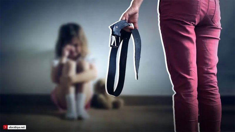 بالصورة: جلد وحرق.. تعذيب وحشي لطفلة على يد والدتها