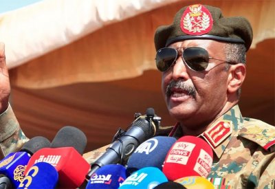 رئيس مجلس السيادة السوداني يصدر مرسوما برفع حالة الطوارئ