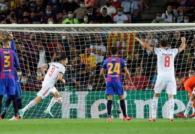 ليفاندوفسكي: انتقالي إلى برشلونة مرتبط بعدة عوامل