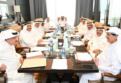 مستشار جلالة الملك لشؤون الشباب يترأس اجتماع الجمعية البحرينية للرواد الرياضيين