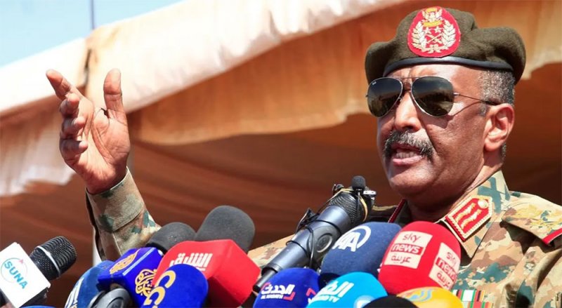 رئيس مجلس السيادة السوداني يصدر مرسوما برفع حالة الطوارئ