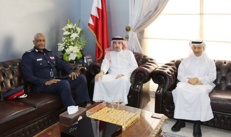 محافظ العاصمة يستقبل مدير عام شرطة العاصمة ويشيد بمستوى التعاون والتنسيق المشترك