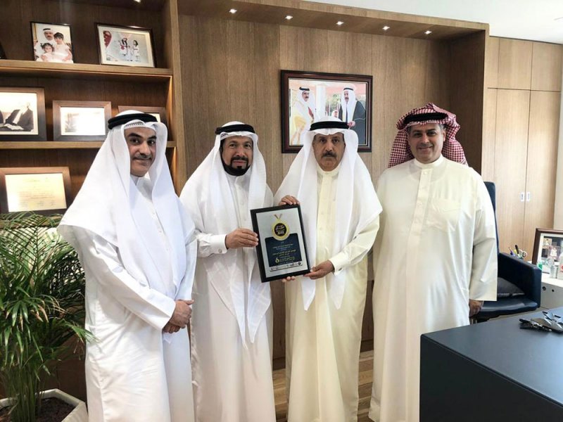 عدنان أحمد يوسف يحصل على الوسام العربي للالتزام المسؤول لعام 2022