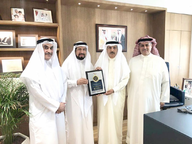 عدنان يوسف ينال الوسام العربي للالتزام المسؤول 2022